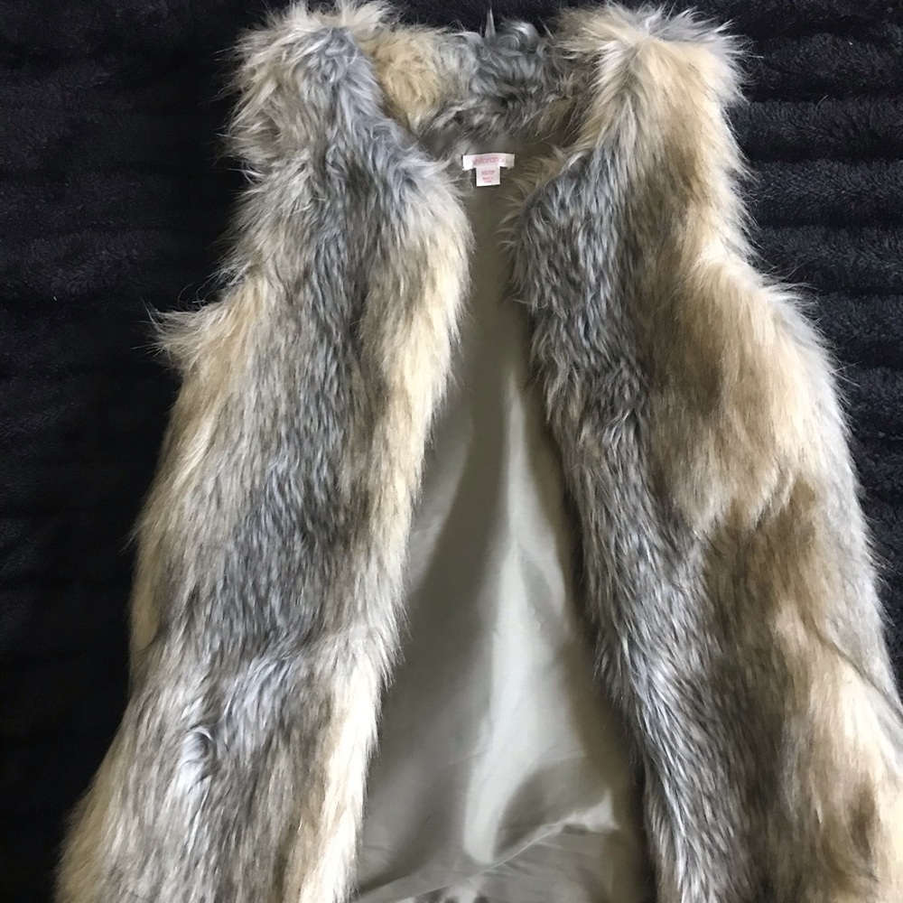 Faux Fur Sleeveless Coat